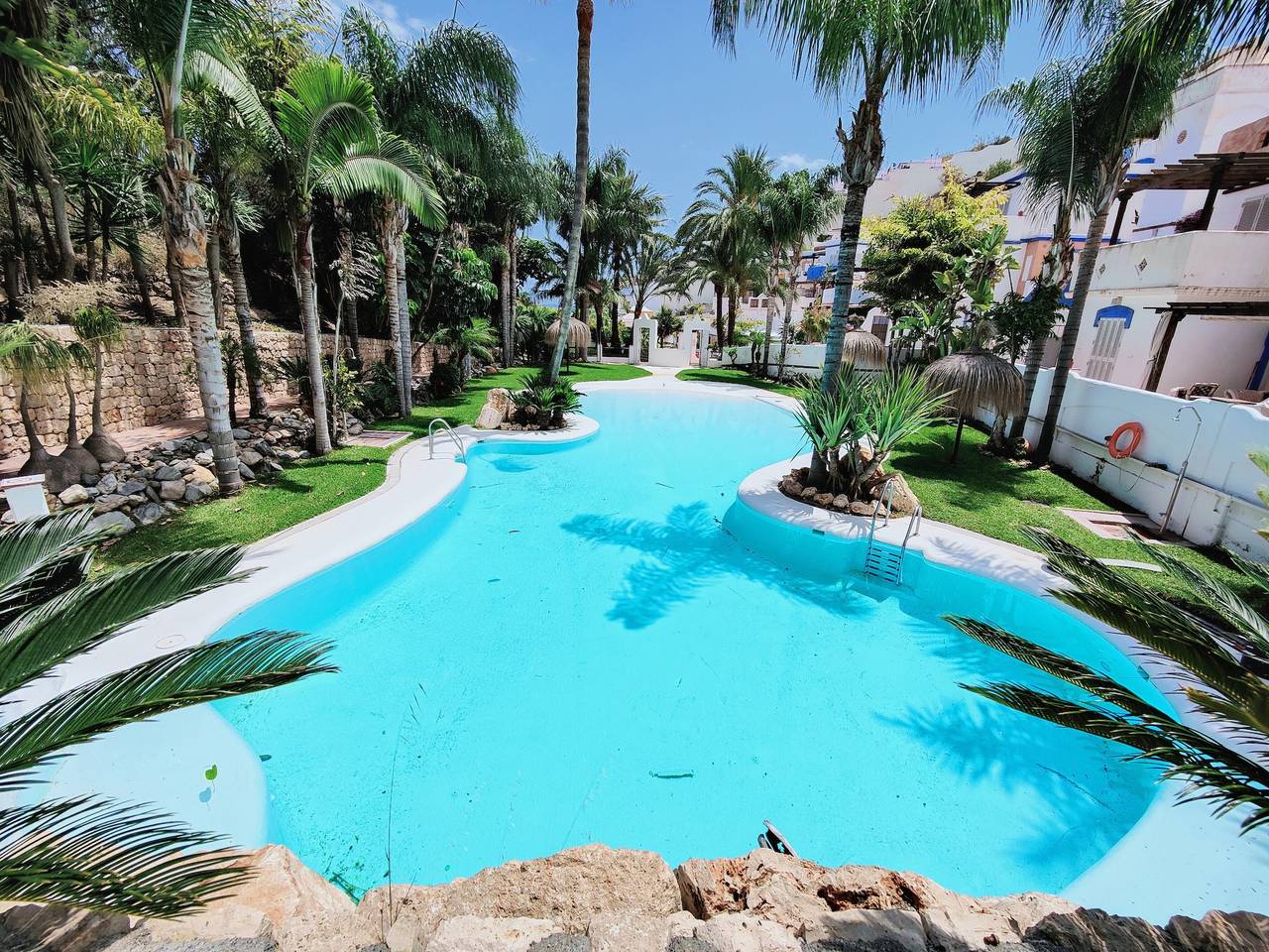 Apartamento entero, Apartamento 'Arroyo Marinos' con vistas a la montaña, Wi-Fi y aire acondicionado in Playa San Cristobal, Almuñecar