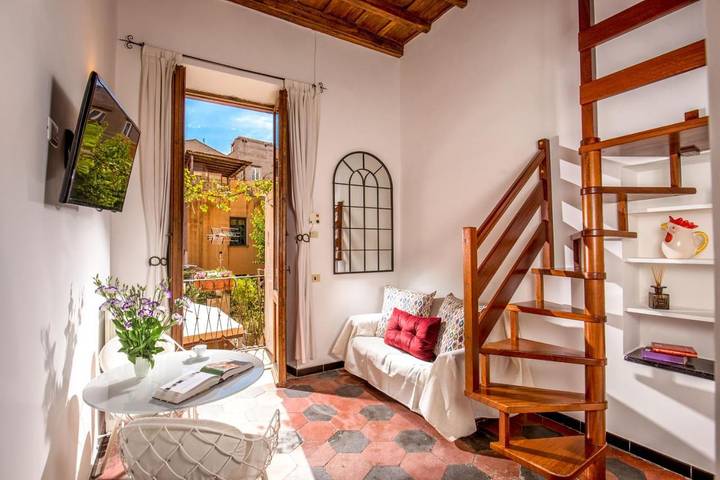 Loft per 2 persone, con panorama e terrazza, con animali domestici in Colosseo