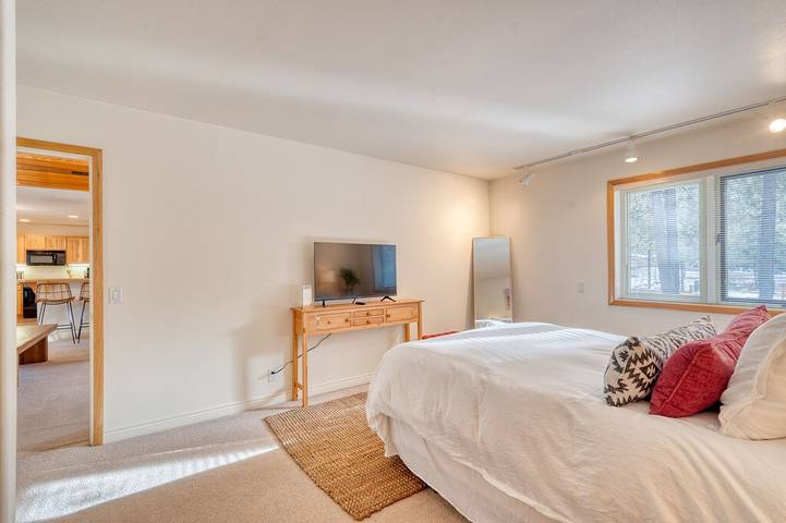 Vacation home for 8 people, with terrace and pool, with pets in Oregon