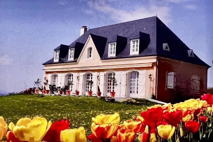 Chambre d’hôte pour 2 personnes, avec jardin ainsi que piscine et terrasse