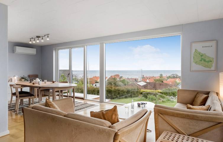 Ferienhaus für 6 Personen, mit Terrasse und Garten in Svaneke - 4