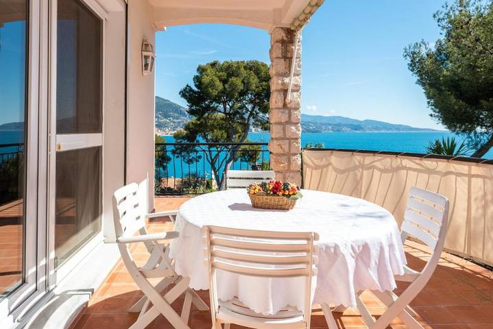 Villa pour 7 personnes, avec terrasse ainsi que jardin et piscine à Roquebrune-Cap-Martin - 2