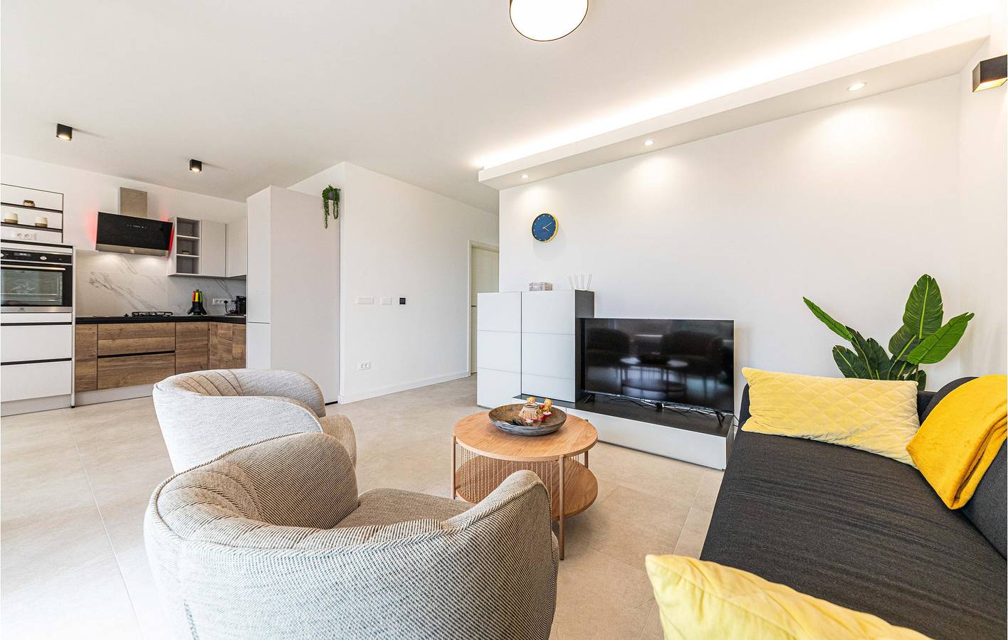 Ganze Ferienwohnung, Ferienwohnung für 6 Personen mit Pool in Kastel Novi, Kaštela