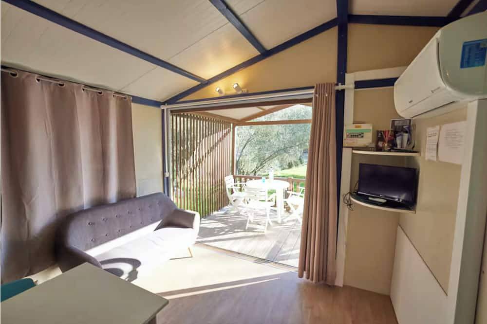 Bungalow Philippi Maurea 5 (air-conditioned )300 meters from the beach. in Belvédère-Campomoro, Arrondissement de Sartène