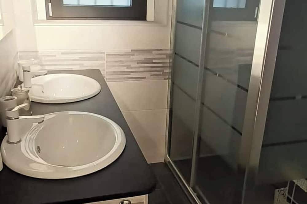 Apartamento entero, Apartment equipped with all amenities, only 50mt from the beach  in Anguillara Sabazia, Lago de Bracciano