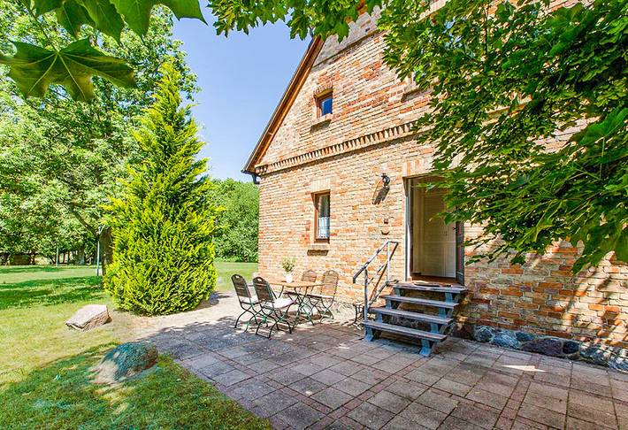 Ferienwohnung für 3 Personen, mit Balkon und Terrasse sowie Garten und Sauna in Barkhagen