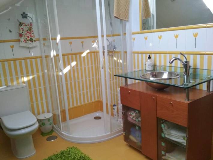 Location de vacances pour 2 personnes, avec jardin ainsi que vue et piscine à Torrelavega - 4