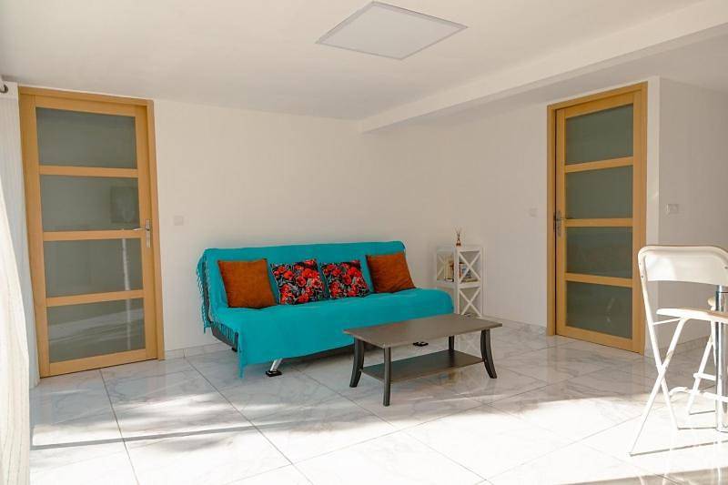 Appartement entier, T3 Zen 5min d'Avignon piscine partagée in Le Pontet, Vaucluse