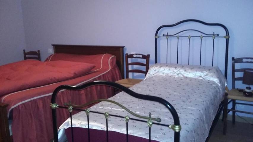 Location de vacances pour 12 personnes, avec vue et jardin à Montredon-Labessonnié - 4