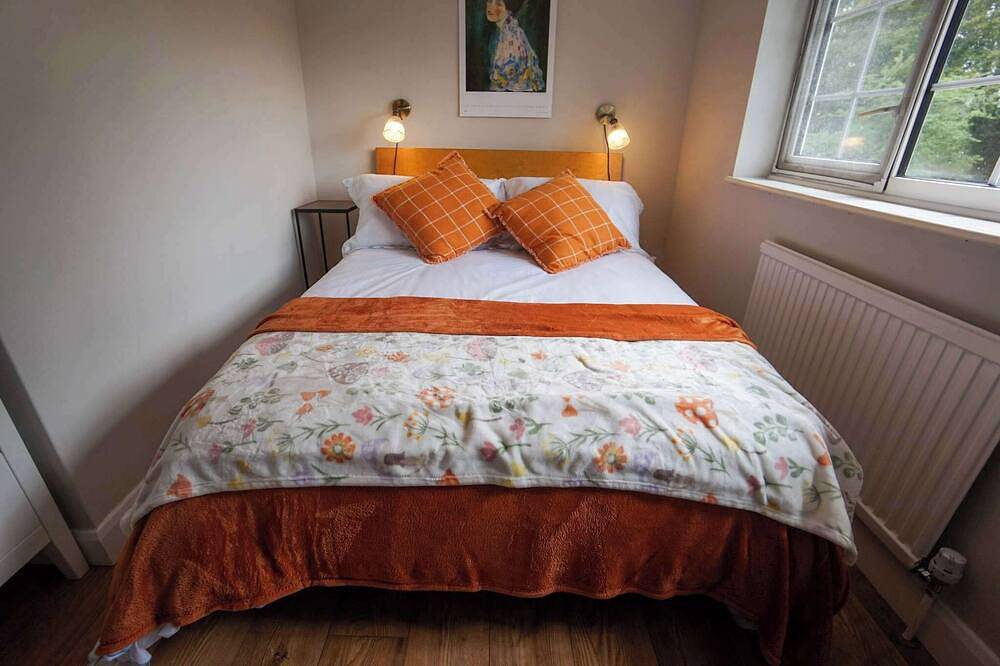 Beautiful 2 Bed Home with Spacious Garden in Stevenage, Hertfordshire