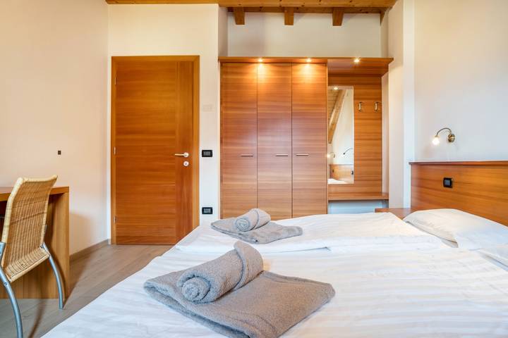 Appartamento intero, Appartamento 'Casa Batistei Mirtillo' con vista mare e Wi-Fi in Molveno, Dolomiti di Brenta