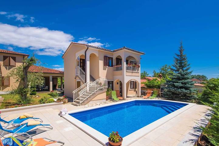 Villa für 6 Personen, mit Garten und Balkon in Labin