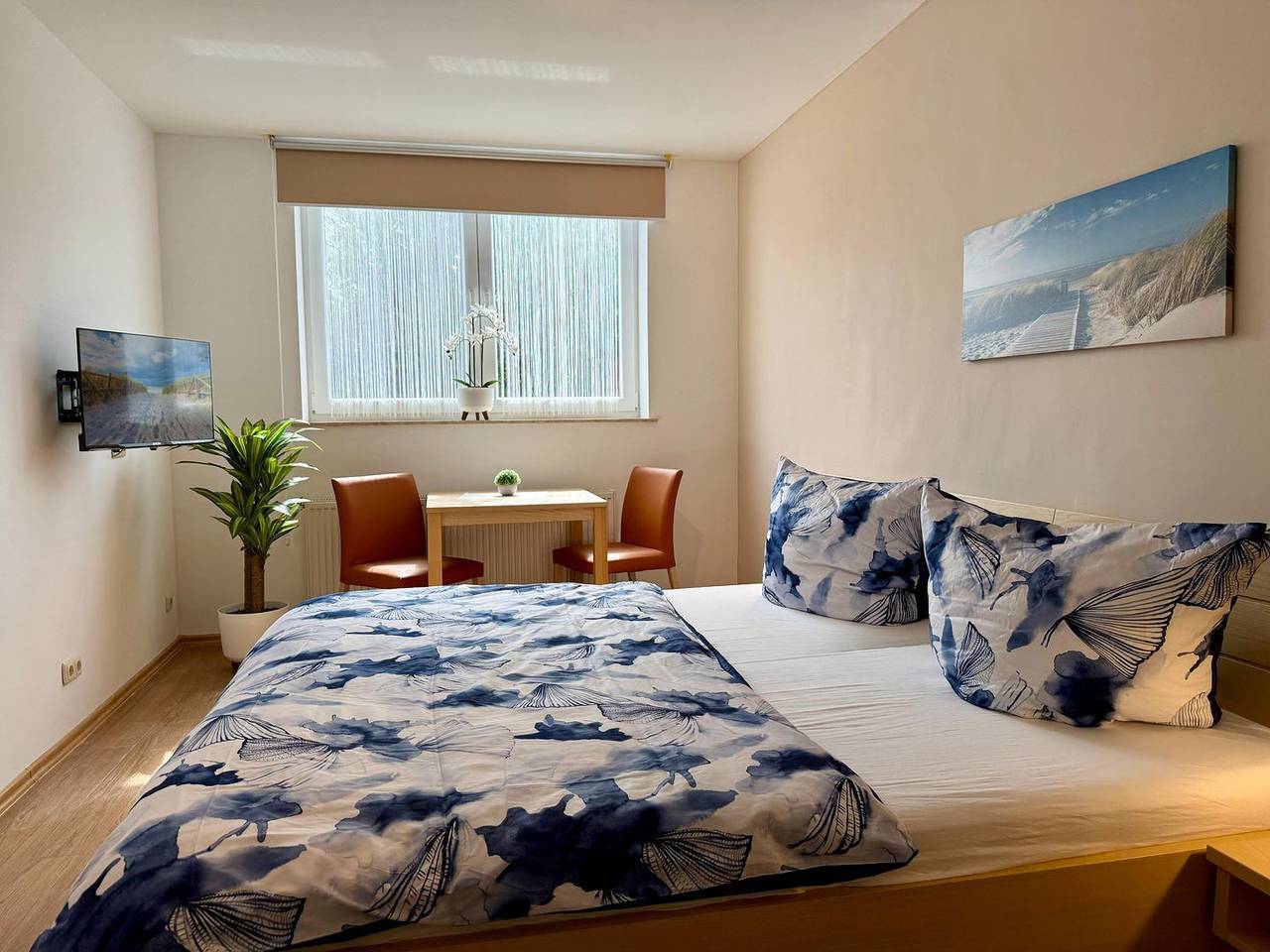 Ganze Wohnung, Komfortable Ferienwohnung mit Terrasse und Gartenzugang in ländlicher Umgebung in Neu Hirschburg, Ribnitz-Damgarten