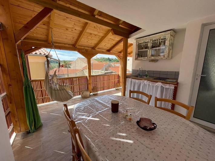 Ferienhaus für 4 Personen, mit Terrasse und Ausblick auf Susak