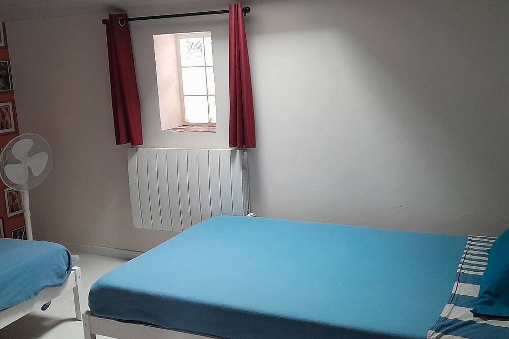Appartement entier, A la campagne ,à 25min de Clermont-Fd ,appartement neuf avec jardin privé.. in Saint-Julien-de-Coppel, Parc Naturel Régional Livradois-Forez