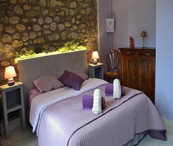 Chambre d’hôte pour 2 personnes, avec vue ainsi que piscine et jardin à Grospierres - 2