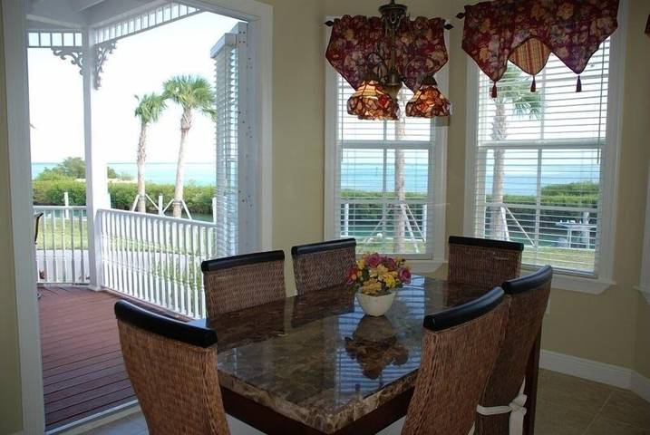 Vacation rental for 8 people, with yard and pool in Islamorada