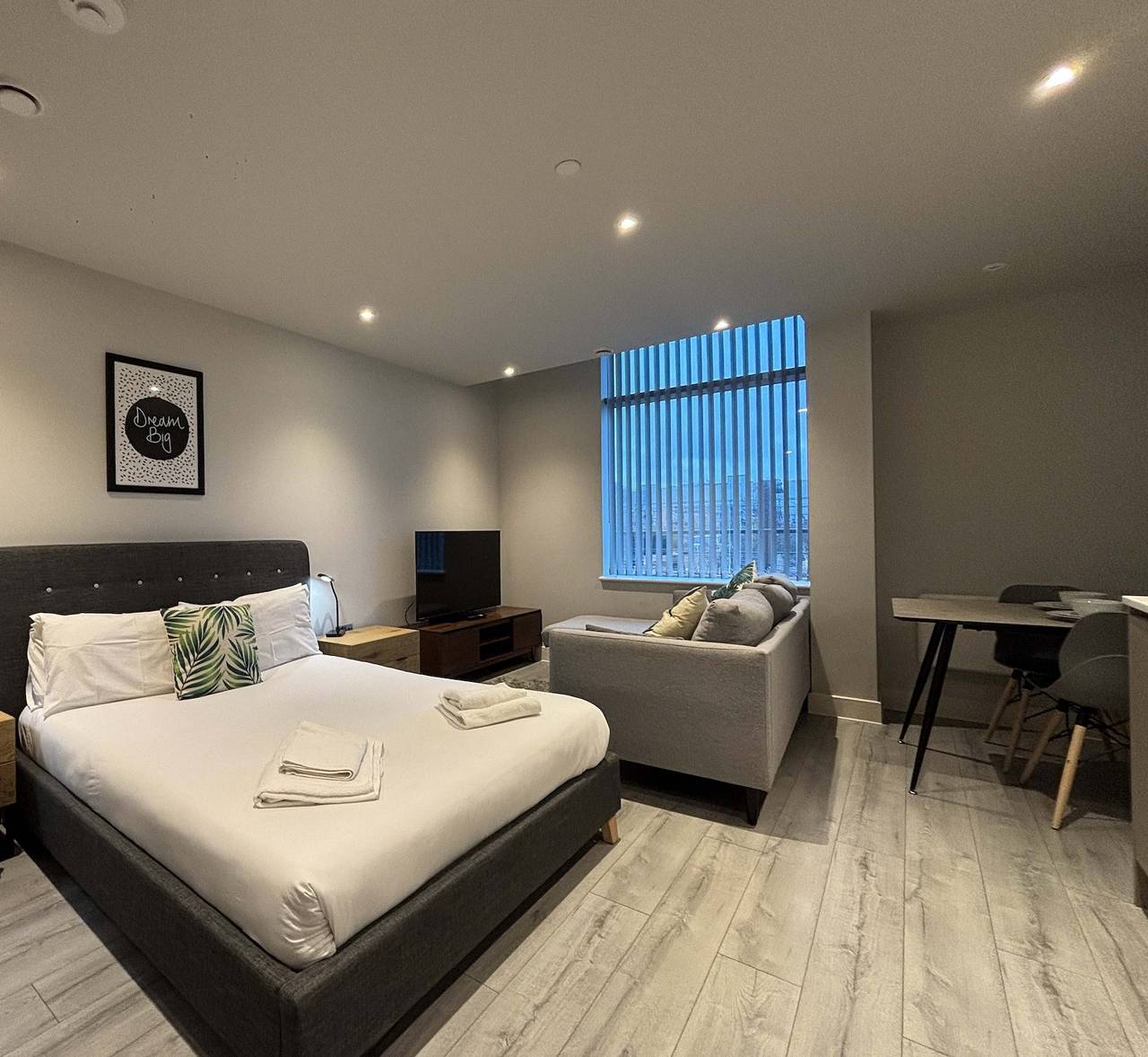 Ganze Wohnung, Stylish Studio in Central Bracknell with Free Parking in Bracknell, Berkshire