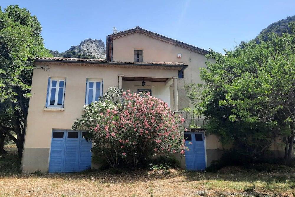 Maison au Calme Dans une Oliveraie Près des Sentiers de Randonnée et D'escalade in Buis-les-Baronnies, Nyons Området