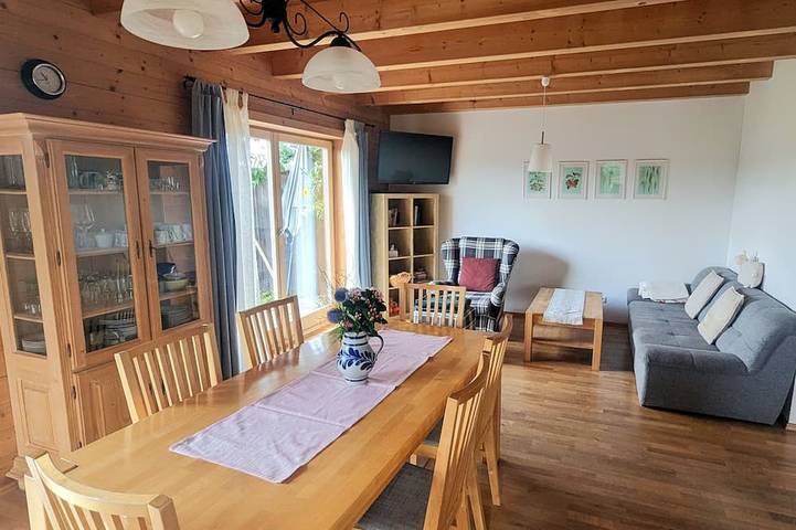 Ferienwohnung für 6 Personen, mit Terrasse und Garten