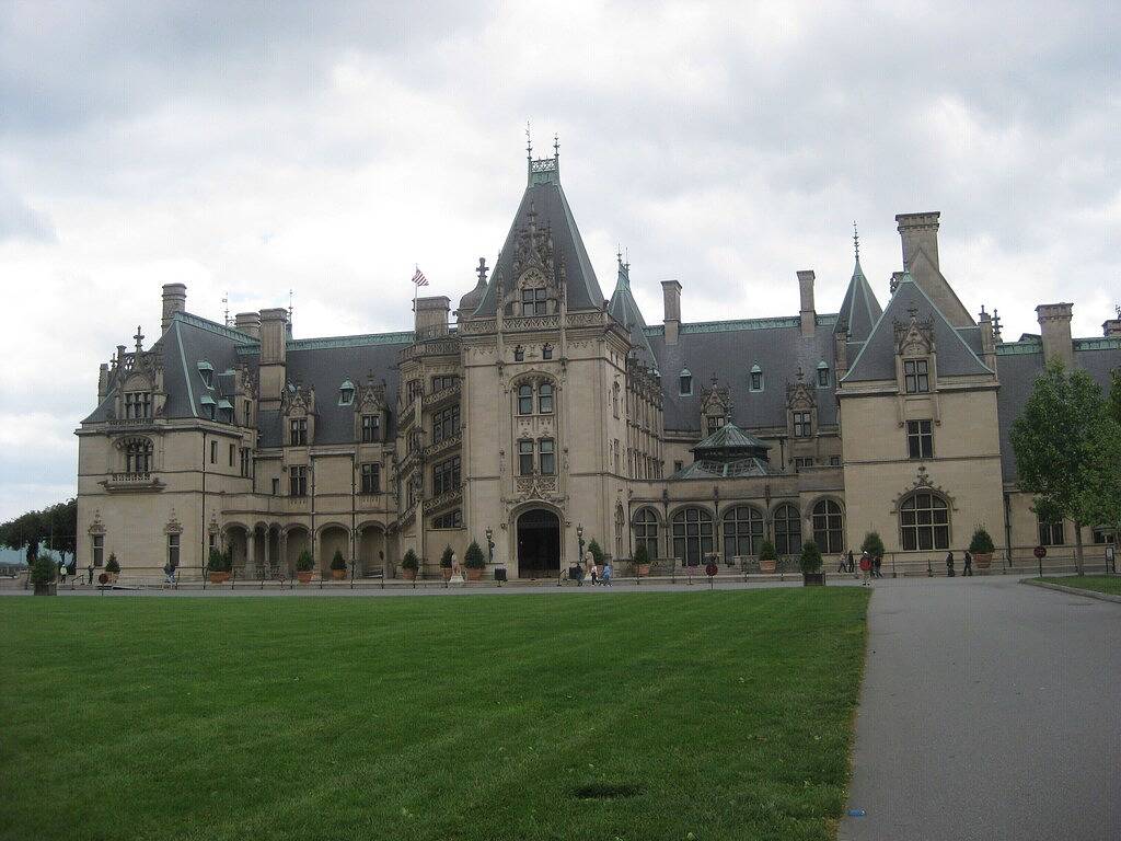 Ganze Wohnung, Exquisites Loft mit Downtown Hendersonville an Ihren Fußstapfen! in Hendersonville, Henderson County (NC)