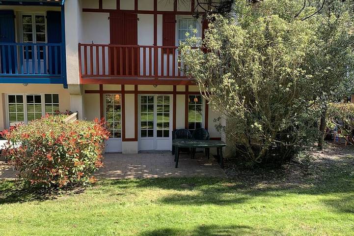 Gîte pour 4 personnes, avec balcon et piscine