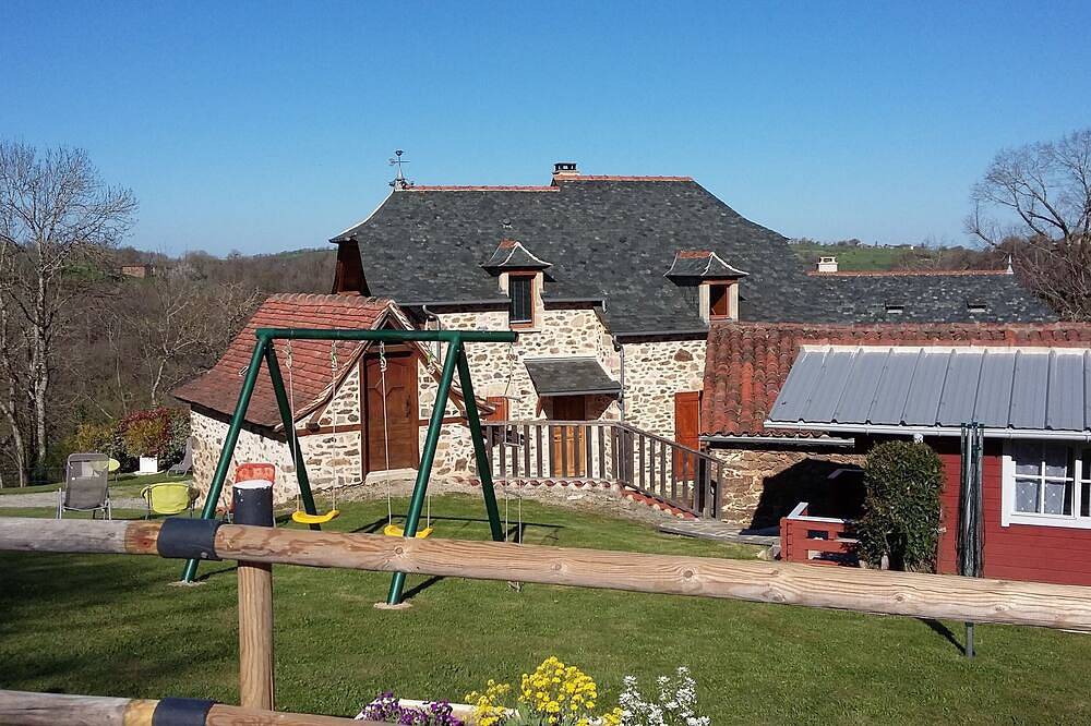 Maison de Campagne Avec spa Dans L'ouest Aveyron in Maleville, Aveyron (desambiguación)
