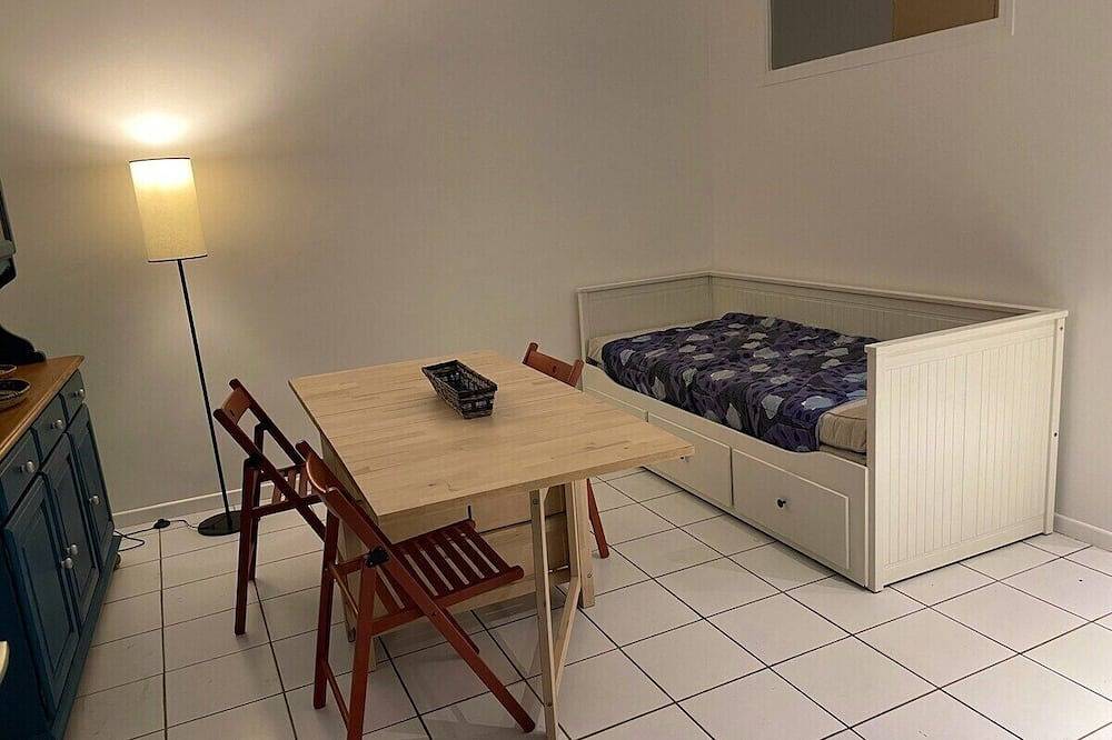 Appartement entier, T2 sur cour au coeur des Jo 2024 in Saint-Denis, Seine-Saint-Denis