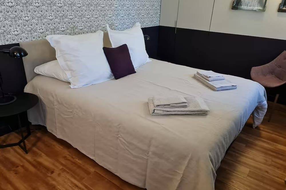 Signature Villa with Blue Horizon & Pool in Lanmodez, Rosa Granitküste