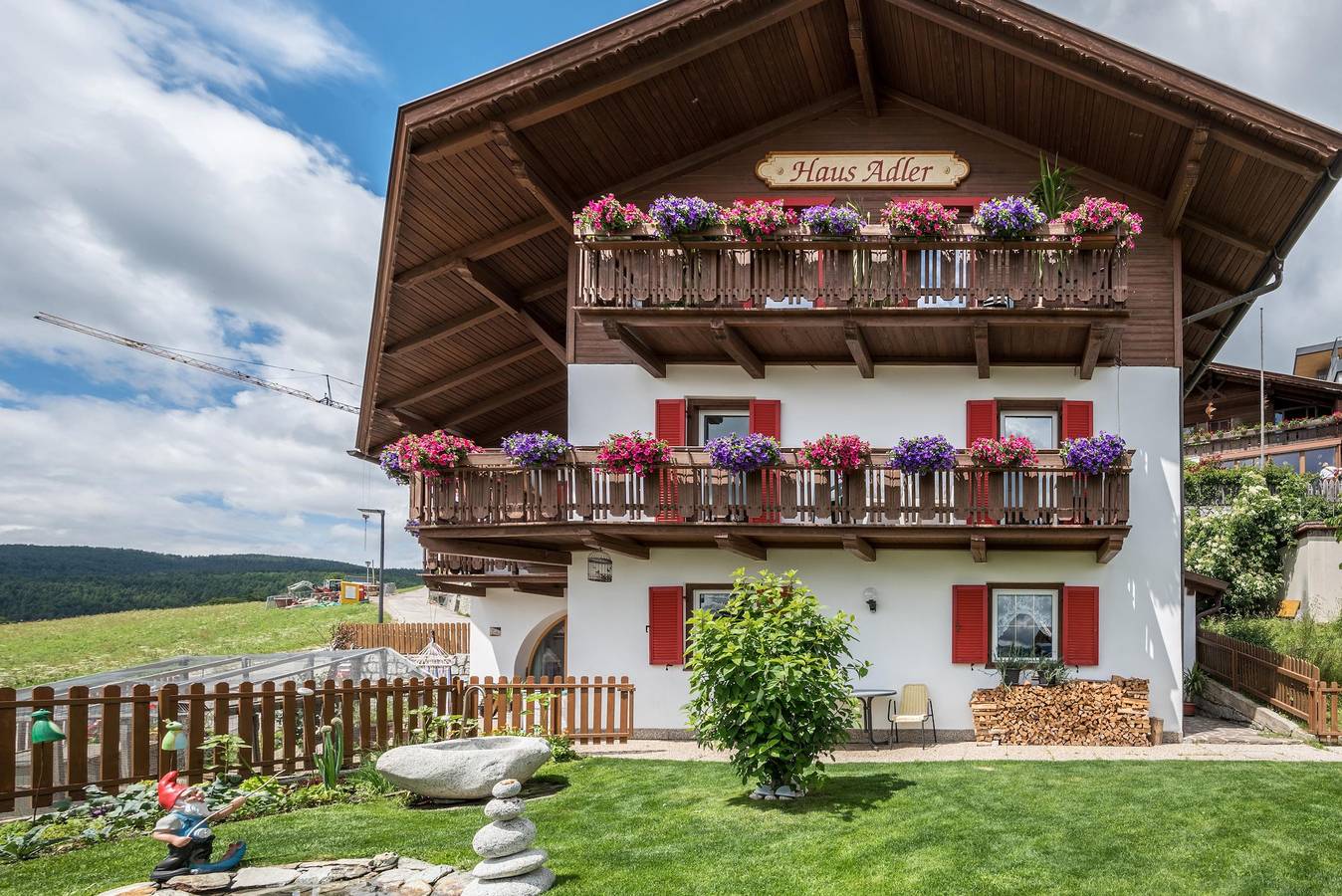 Entire apartment, Apartment "Haus Adler" with Mountain View, Wi-Fi, Garden and Balcony in Meransen, Mühlbach