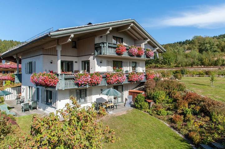 Ferienwohnung für 3 Personen, mit Balkon und Balkon/Terrasse sowie Terrasse und Garten in Bodenmais