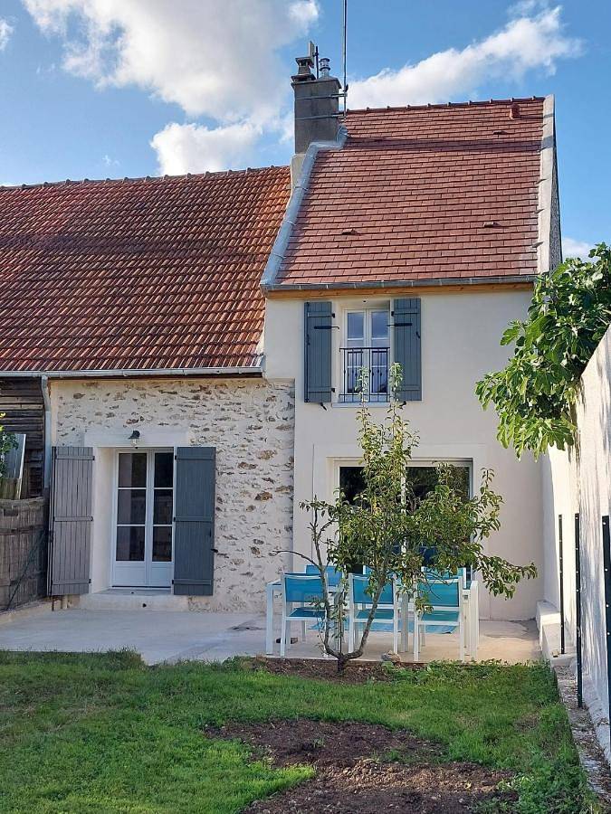 Maison de charme 80m2, havre de paix à 20 mn de Disney, 45mn de Paris, parking gratuit, Wifi in Dammartin-sur-Tigeaux, Seine-et-Marne
