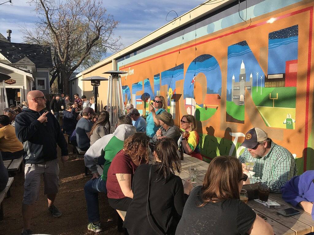 ★ Steine werfen Hütte ★ Unt, Twu, Downtown Courthouse Square! in Denton, Denton County