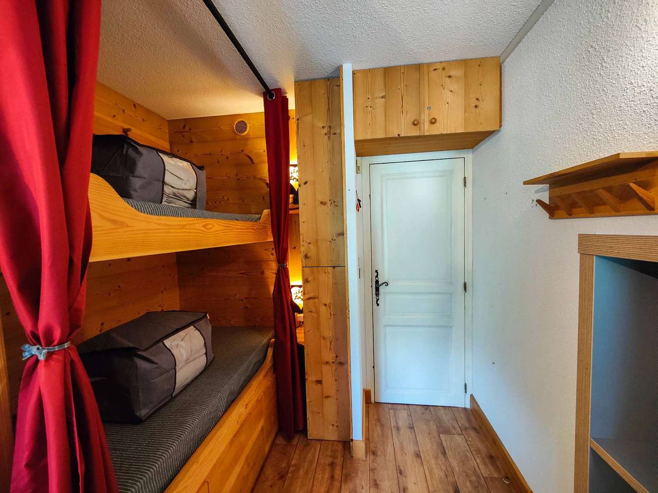 Studio entier, Charmant studio 19m², idéal 3 pers, avec terrasse et parking, proche commerces et navette ski in Arêches, Beaufort (Rhône-Alpes)