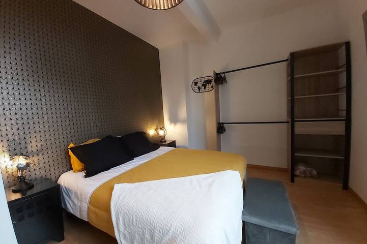 Entire apartment, Le Loft Saint-Georges ***: a superb duplex in the heart of the Bastide Royale! in Villefranche-de-Rouergue, Aveyron
