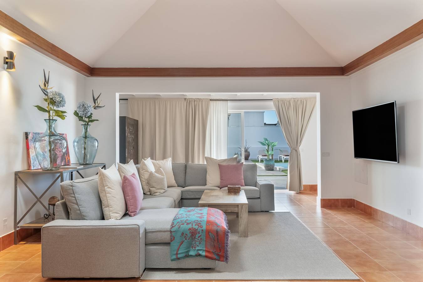 Villa vacacional 'The Suite' con piscina privada, Wi-Fi y aire acondicionado in Playa Blanca, Yaiza