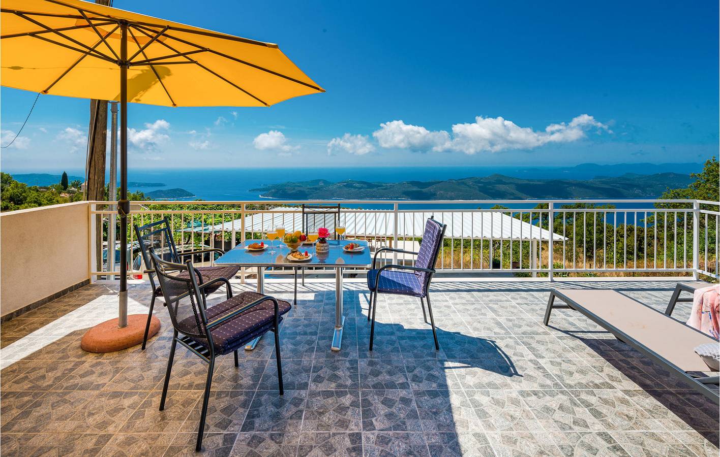 Ganze Ferienwohnung, Gemütliche Ferienwohnung mit Pool, Terrasse und nur 1 km vom Strand Veliki Žali entfernt in Brsecine, Grad Dubrovnik