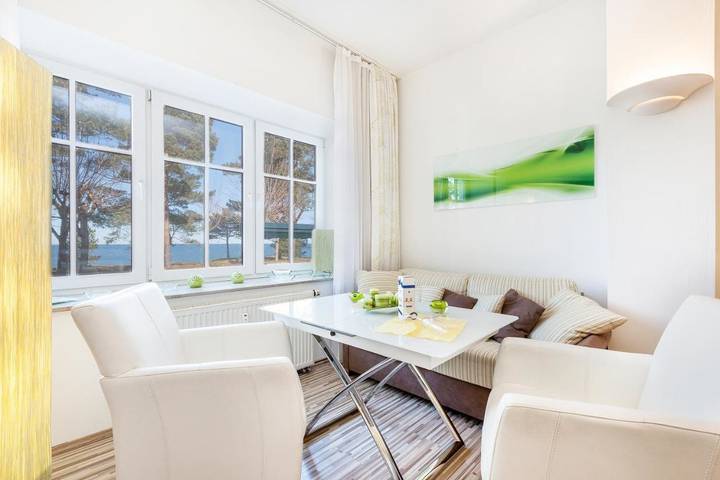 BnB für 3 Personen, mit Sauna und Seeblick sowie Ausblick auf Rügen