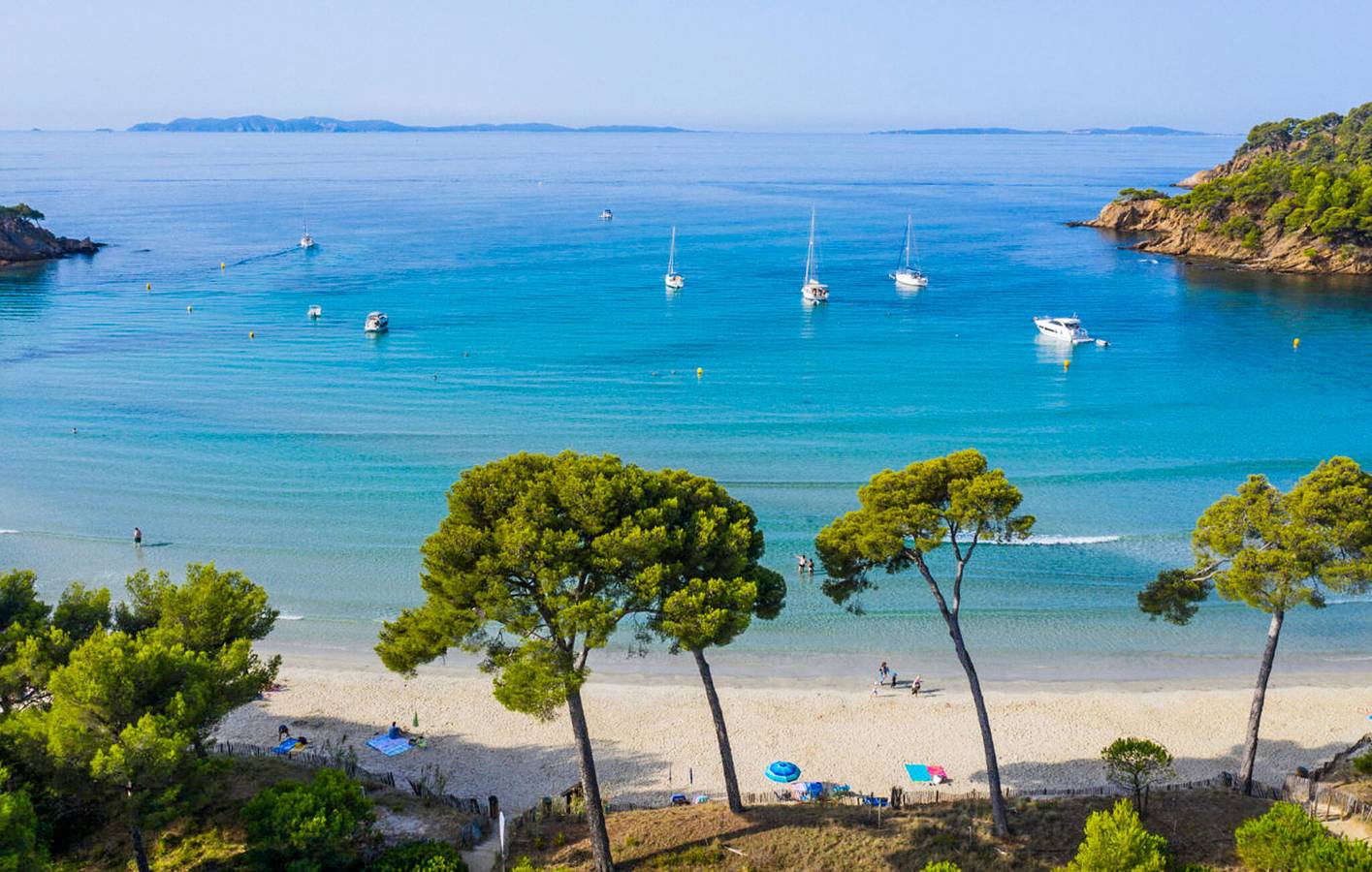 Gemütliches Apartment mit Terrasse und Parkplatz, 1,5 km zum Strand in Bormes-les-Mimosas, Toulon Region
