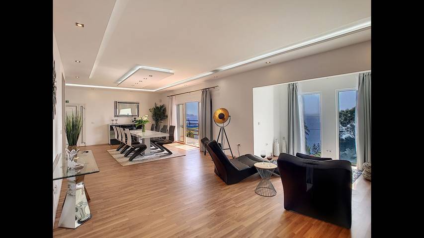 Location de vacances pour 10 personnes, avec piscine ainsi que vue sur l’océan et jardin à Caniçal - 2