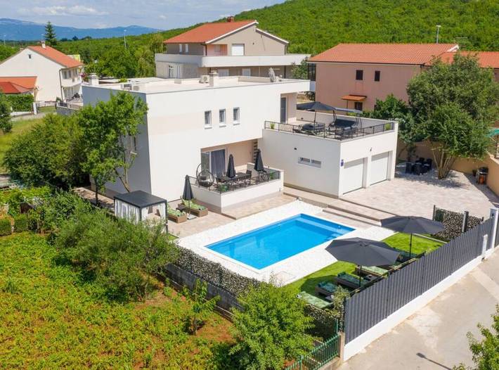 Villa für 10 Personen mit Garten in Dalmatinisches Zagora