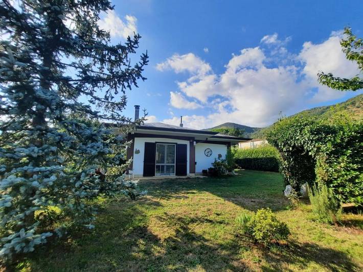 Location de vacances pour 4 personnes, avec Terrasse ainsi que Jardin et Vue à Sezze