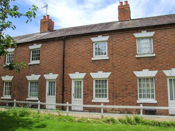 Log cabin for 3 people, with Garden in Stratford upon Avon