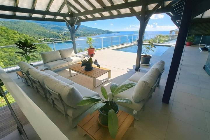 Location de vacances pour 12 personnes, avec piscine ainsi que jardin et vue, animaux acceptés dans Plage de Malendure