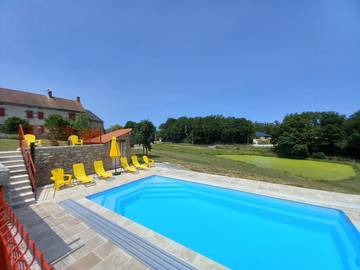 Gîte pour 7 personnes, avec piscine et jardin dans la Creuse