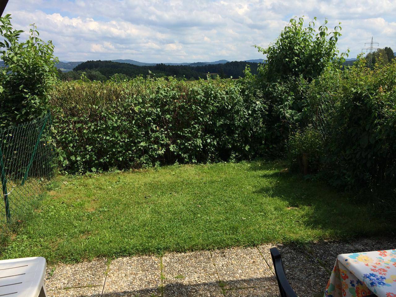 Ganze Ferienwohnung, Rolligerechtes Appartement mit Terrasse und Garten in Zandt, Ostbayern