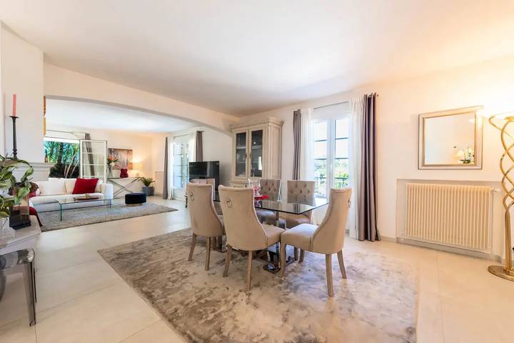 Location de vacances pour 8 personnes, avec piscine et jardin à Le Cannet - 4