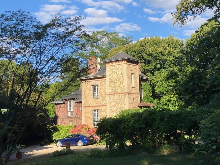 Chalet para 10 personas, con vistas además de jardín y piscina - 1