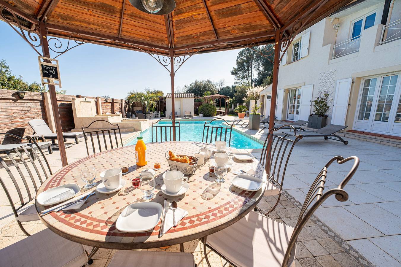 Villa Belle Évasion: luxuriöse Villa mit beheiztem Pool, Klimaanlage & Parkplatz in Trans-en-Provence, Draguignan Region