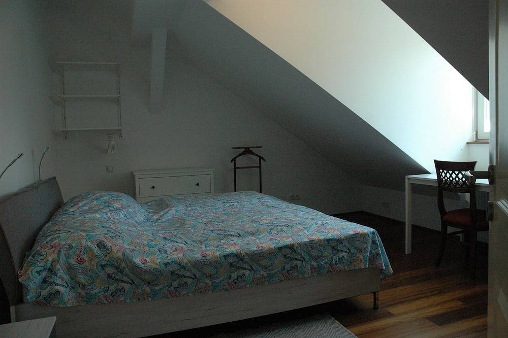 Ganze Wohnung, Großzügige, moderne Dachgeschoßwohnung am Stadtrand in Wien, Wienerwald